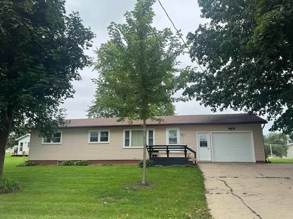 148 Lakeshore Dr, Nashua, IA 50658