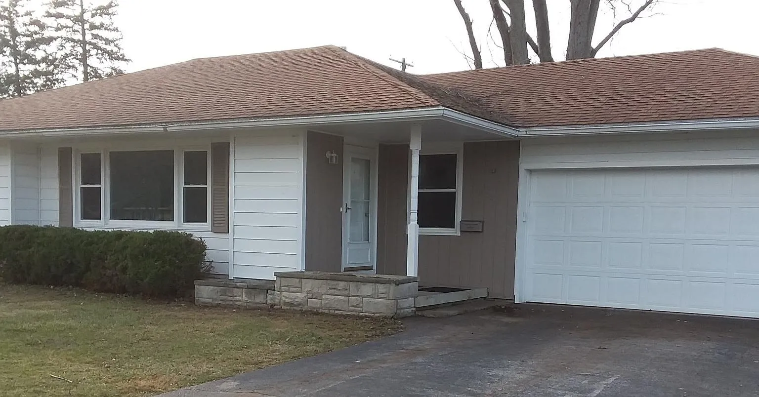 3 bed, 1251 sqft, $1,375 — Photo 2