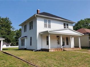 104 E 14th St, Higginsville, MO 64037