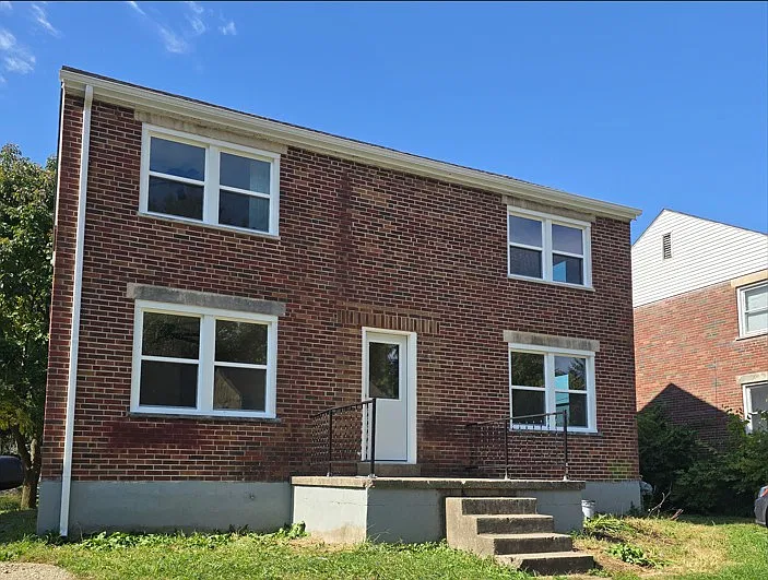584 Smith Ave #1