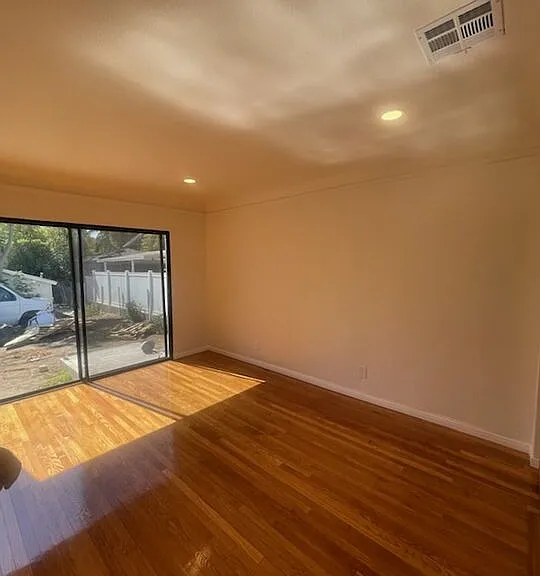 9029 Wildwood Ave — Photo 6