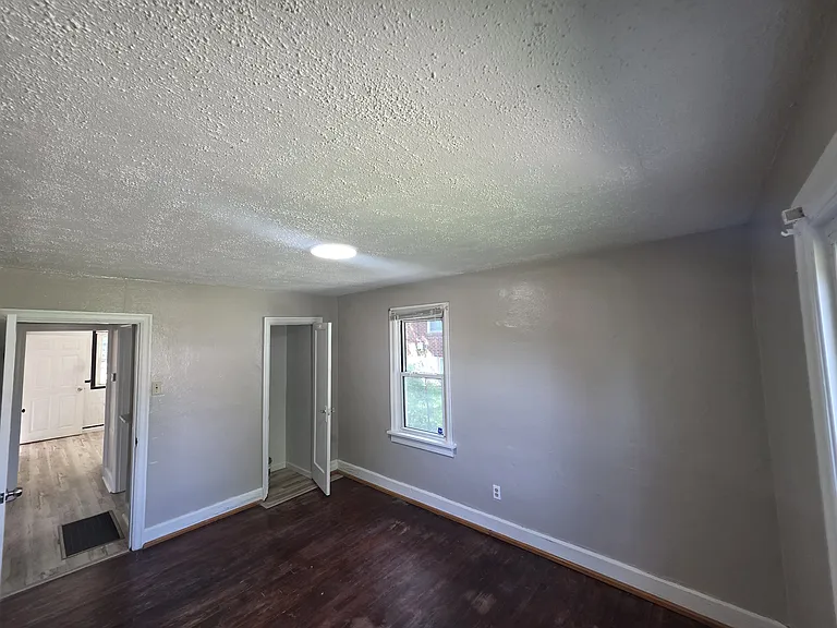 5411 Fletcher St — Photo 8