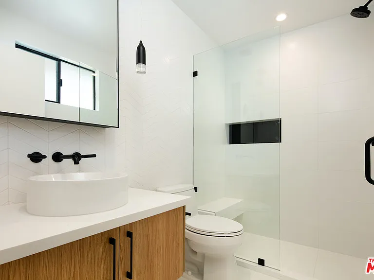 2811 3rd St #8 — Photo 8