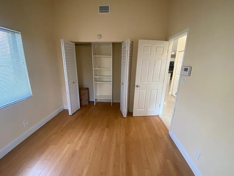 3090 S Oakland Forest Dr #1901 — Photo 12