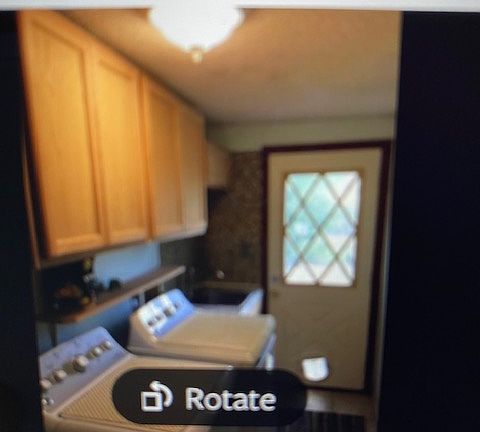 shared washer and dryer and apt entrance