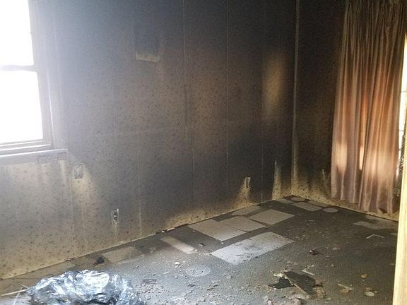 4th image of 2519 Gunnison Ln NW