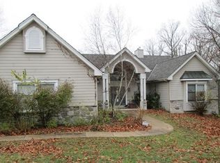 2021 Meadow Forest Dr, Pacific, MO