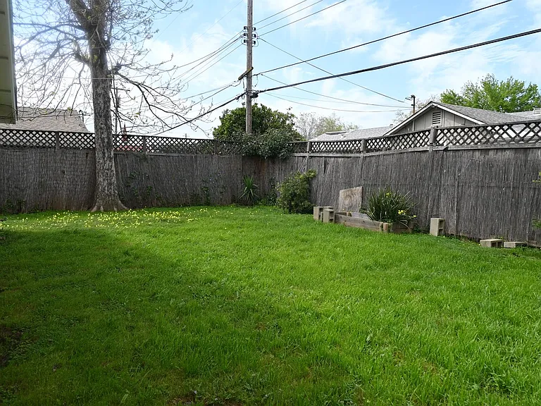 5316 Nelson St — Photo 15