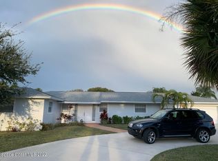 9 W Point Dr, Cocoa Beach, FL 32931