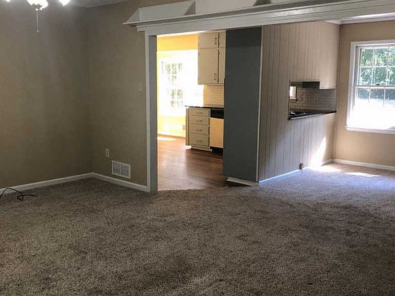 5th image of 2825 Manor Ct