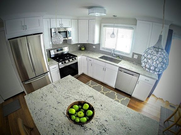 5th image of 417 Courtland Ct