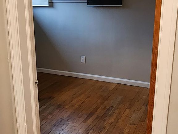 5th image of 16615 Pomona Dr