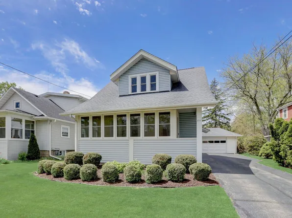 811 N 9th St, Dekalb, IL 60115