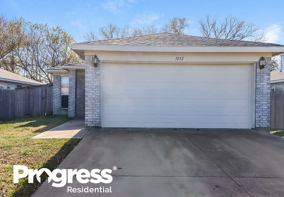 1st image of 1032 Sandalwood Dr