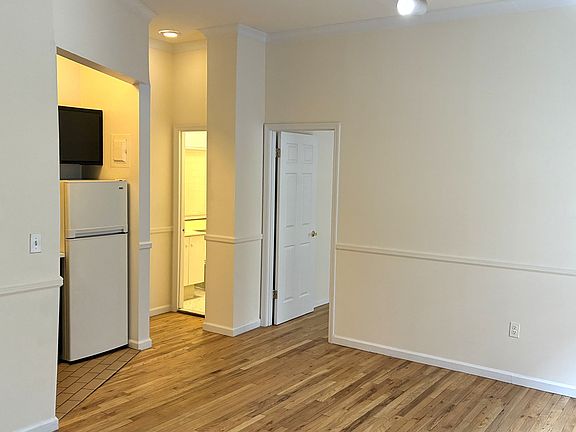 4th image of 605 W 112th St APT 3c