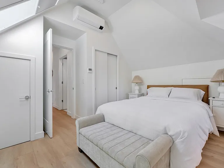 957 Nicola St #201 — Photo 12