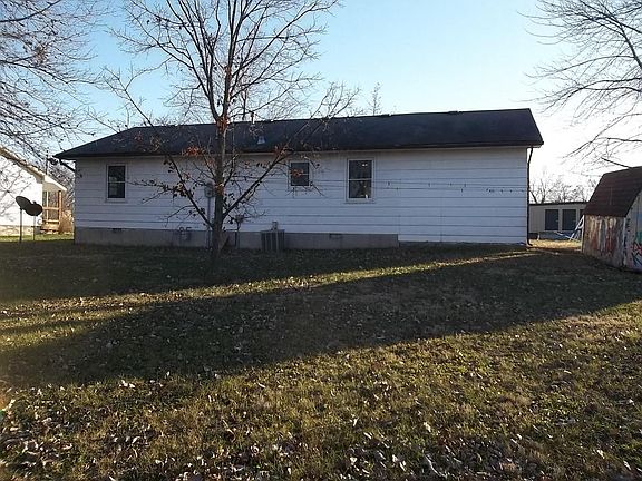 3rd image of 405 Canterbury Dr