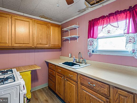 4th image of 34 Bay St