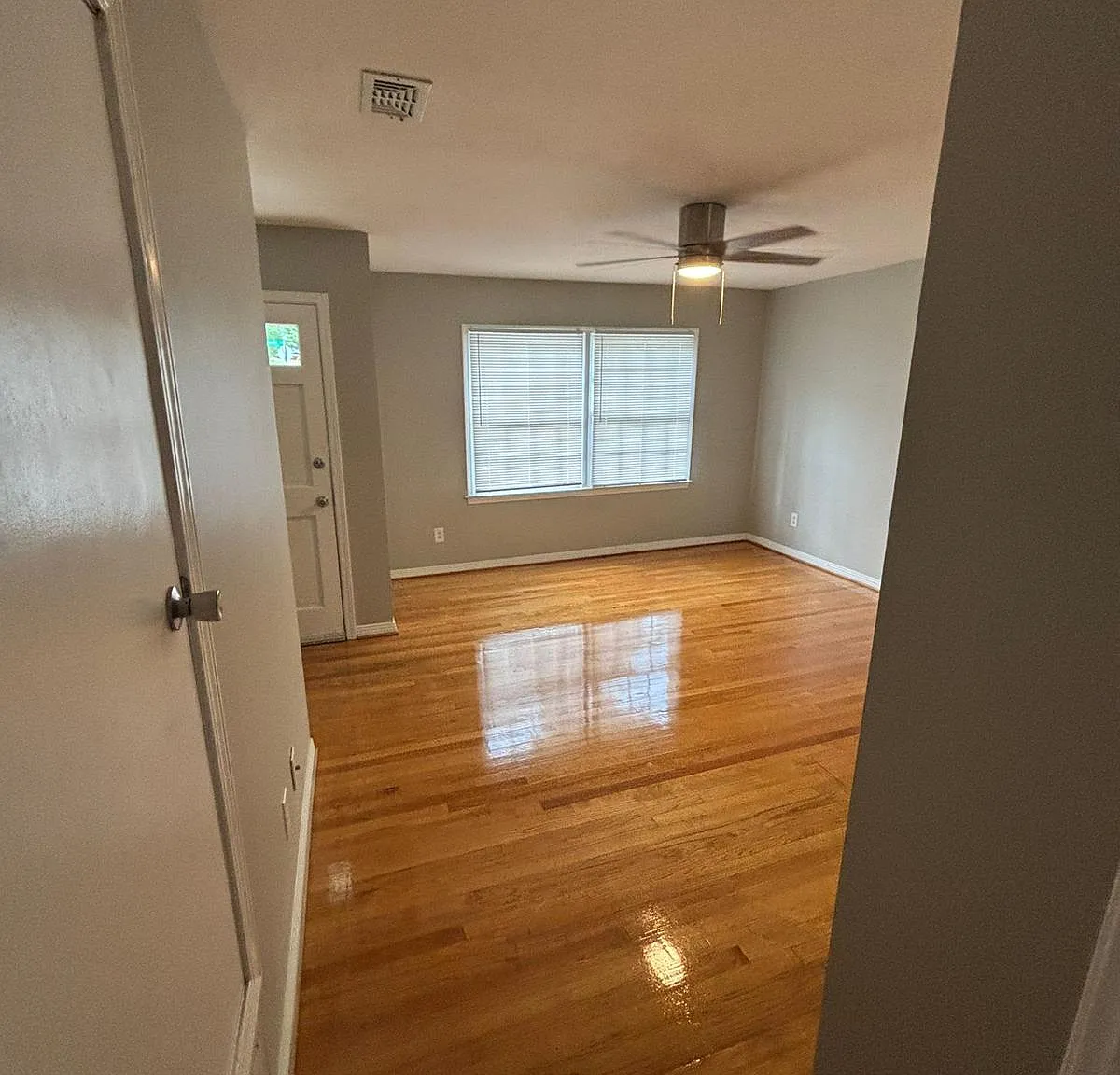 3 bed, 1468 sqft, $1,700 — Photo 3