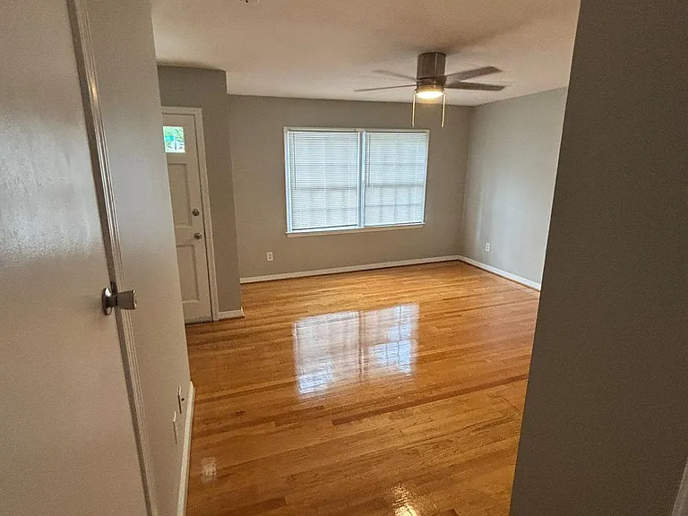 320 Vanderbilt Dr — Photo 16