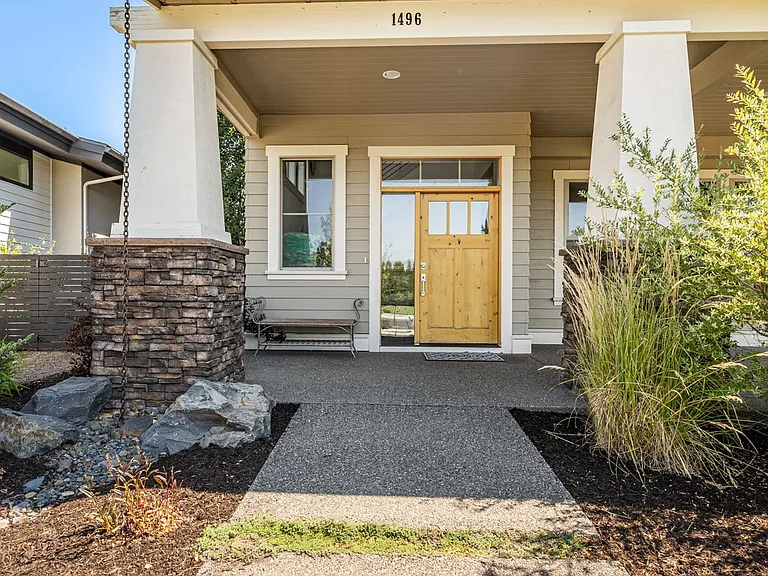 1496 NW Discovery Park Dr — Photo 3