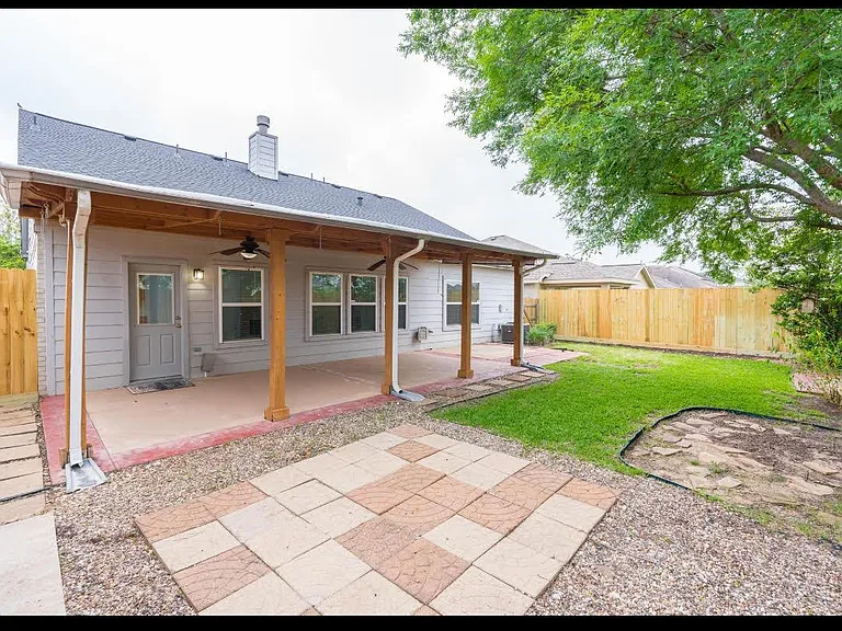 3223 Legends Creek Dr — Photo 22