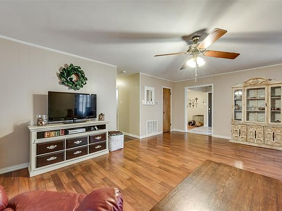 3rd image of 2105 Dartmouth Ln