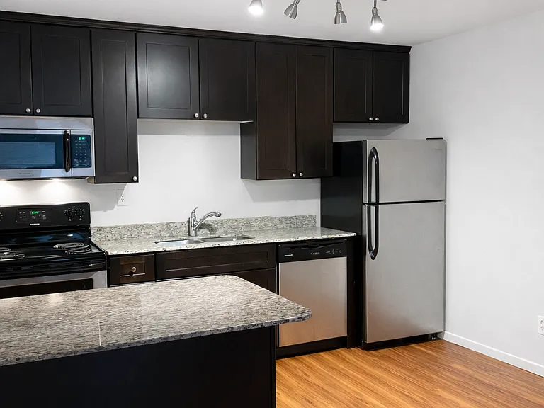 The Denn Apartments — Photo 9