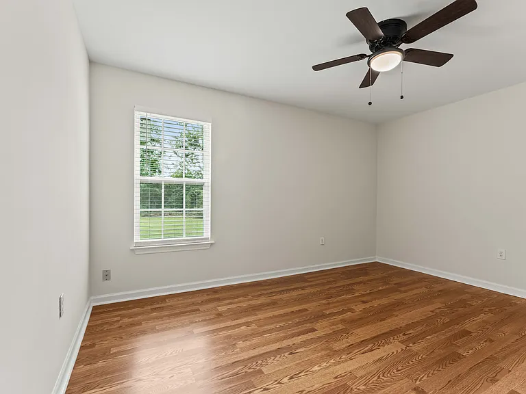 30700 Country Club Ln — Photo 4