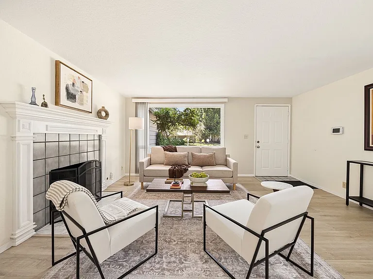 7825 189th Pl SW — Photo 3