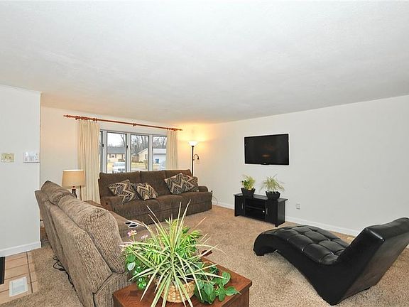 3rd image of 10248 E Churchill Ct