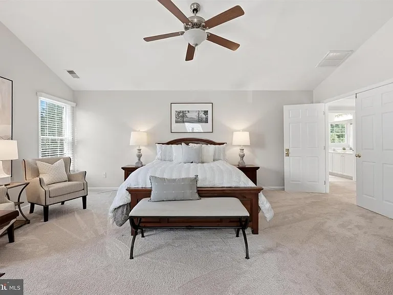 22806 Oatlands Grove Pl — Photo 52