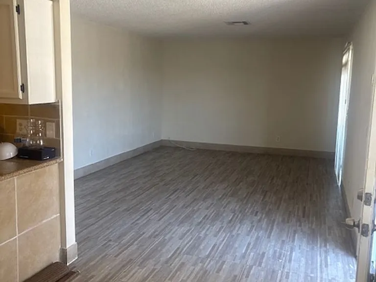 4223 Zavala St — Photo 4