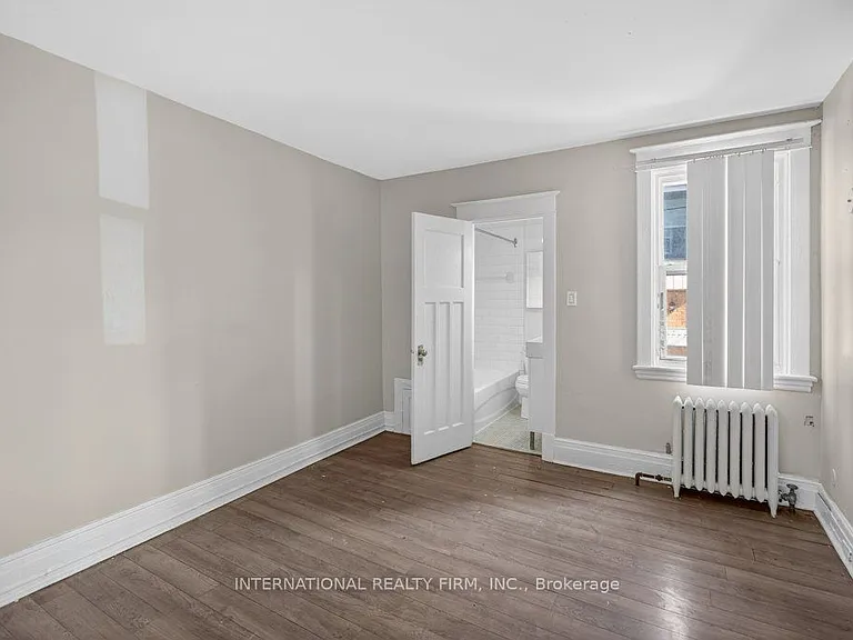 109 Balsam Ave S #4 — Photo 18