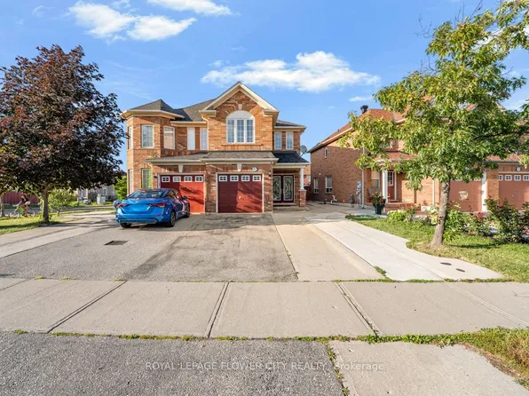 83 Eastway St, Brampton, ON L6S 0A4