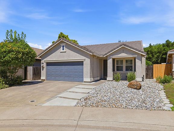 3rd image of 576 Sutherland Ranch Ln
