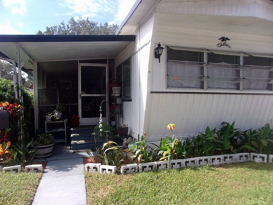 1st image of 814 E Colonial Cir