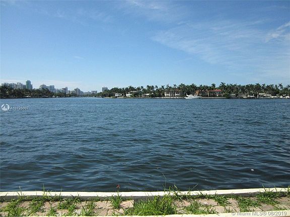 2nd image of 910 Bay Dr APT 6