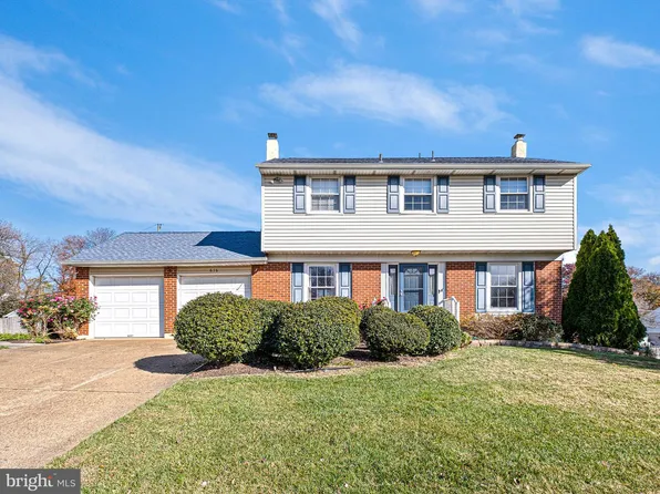616 S Walnutree Ln, Claymont, DE 19703