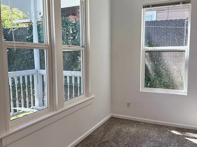1144 Willis St — Photo 15