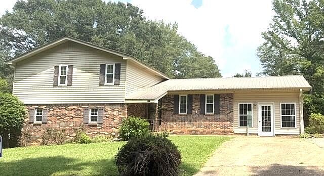 1st image of 243 Humbers St