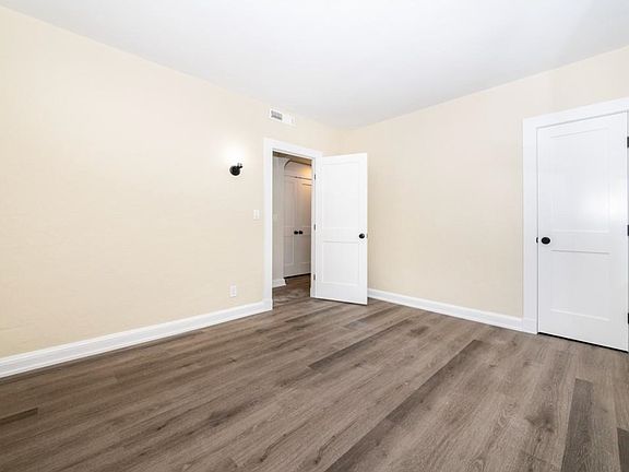 5th image of 126 Bradford Ave APT 1L