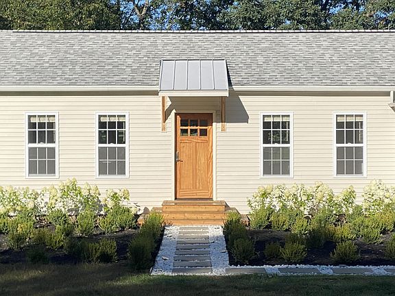2nd image of 4121 Redwood Rd
