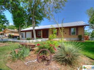 1526 Kraft Ln, New Braunfels, TX 78130