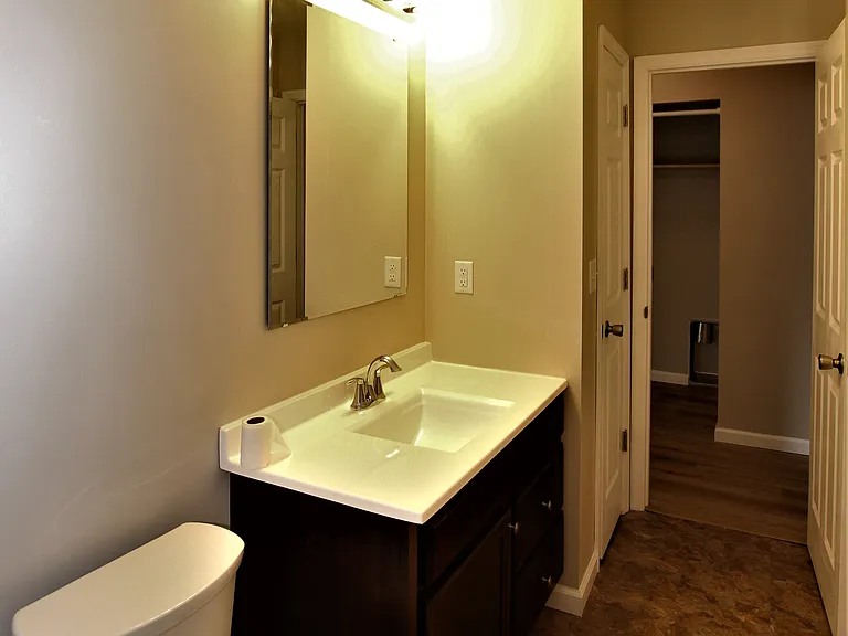 25 Joan Dr #B — Photo 6