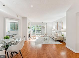 1045 N Utah St #2-212, Arlington, VA 22201
