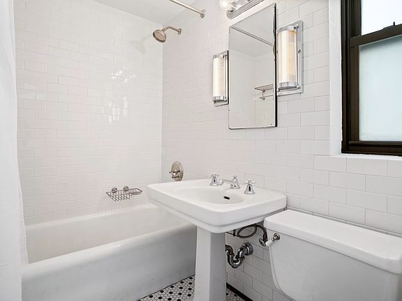 5th image of 444 E 52nd St APT 8-D