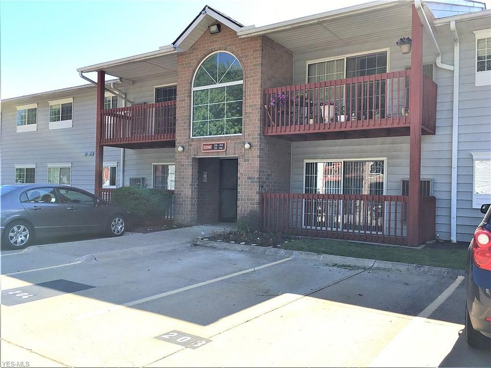 1st image of 27087 Oakwood Cir APT 201Y