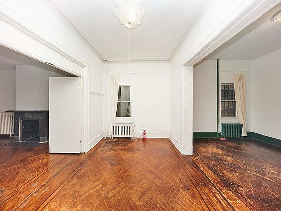 5th image of 569 Leonard St #1F