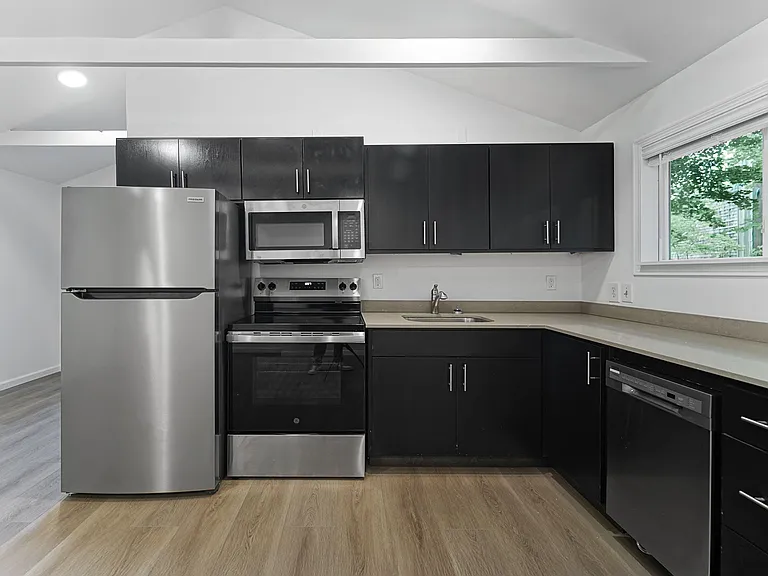 3801 SW Hamilton St — Photo 15
